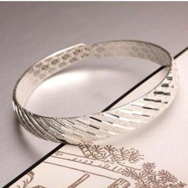 Diagonal Etched Lines Bangle Bracelet for Women