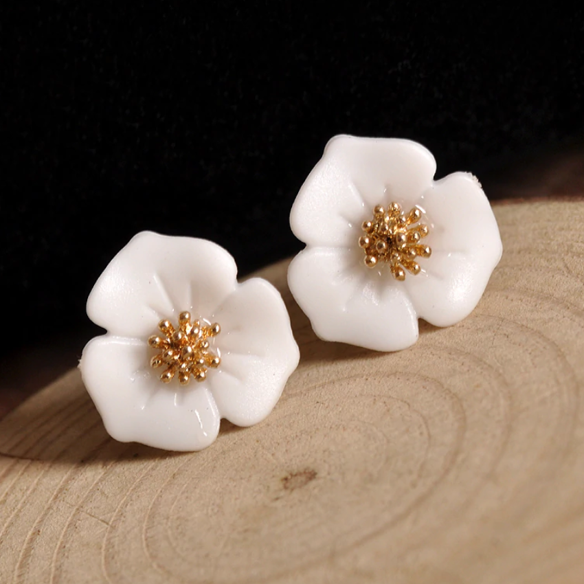 White Flowers 3D Delicate Stud Earrings for Women