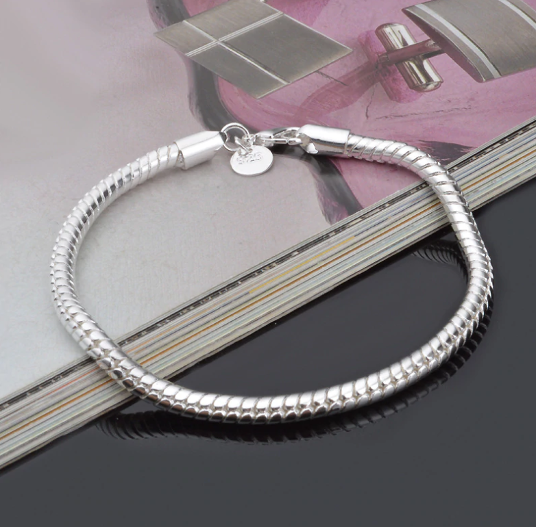 Sophisticated Silver Snake 7.75 Inch 3mm Wide Chain Bracelet for Women