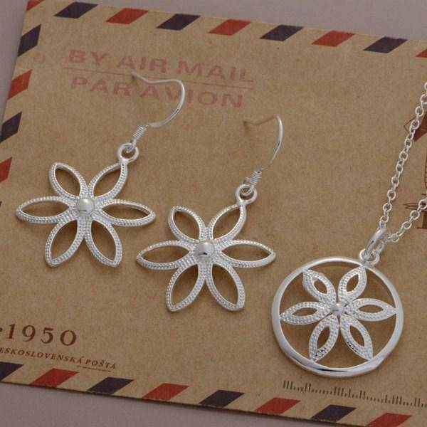 Shine Flower Silver Necklace and Earrings Set for Woman