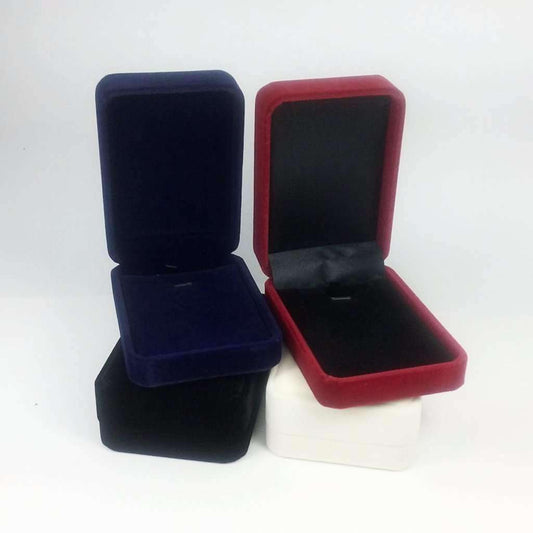 Feshionn IOBI accessories Black Luxurious Velvet Necklace Box in Four Colors