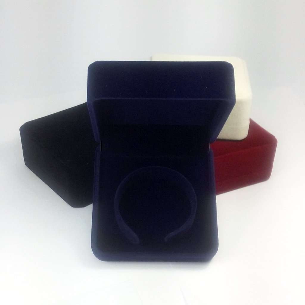 Feshionn IOBI accessories Luxurious Velvet Bangle Bracelet Box in Four Colors