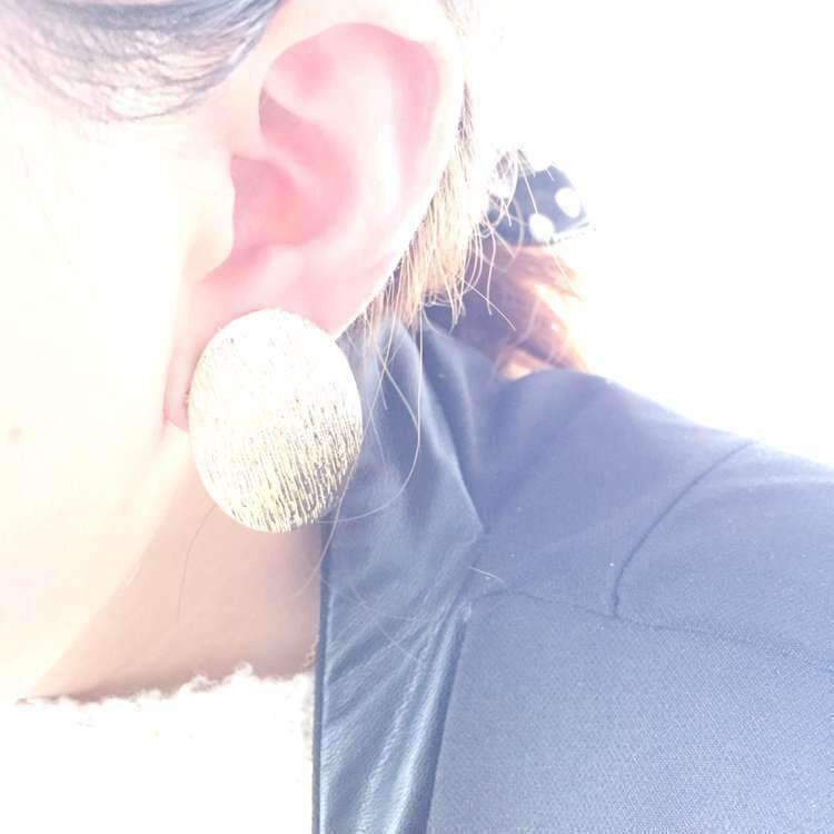 Feshionn IOBI Earrings Brushed Gold Oval Disk Clip-On Earrings
