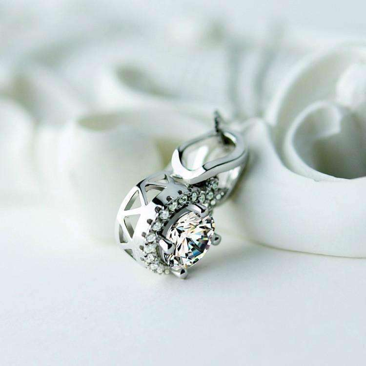 Feshionn IOBI Necklaces Sweet Embrace CZ Diamond Necklace