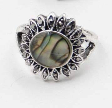 Feshionn IOBI Rings Sunburst Abalone Shell and Black Crystal Vintage Silver Ring