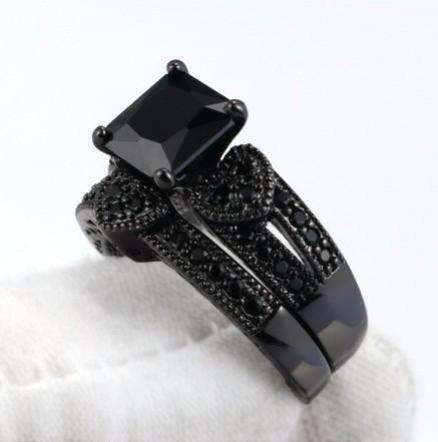 Feshionn IOBI Rings Twilight Hearts Black Gold CZ Solitaire Engagement Ring Set